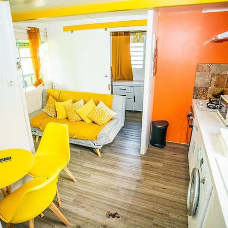 Au Coeur Du Papillon Piscine Collective En Famille Villa Goyave Exteriör bild